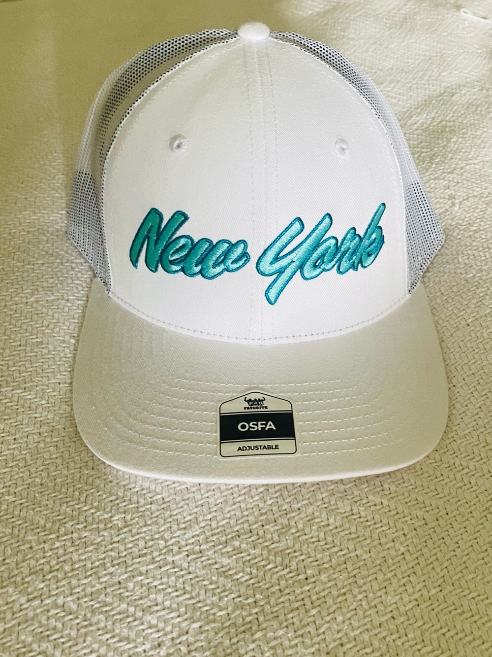 NWT Fan Favorite New York Trucker Hat White Teal Script OSFA Snapback Cap